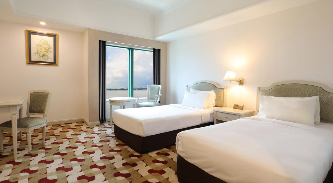 Berjaya Waterfront Hotel, Johor Bahru Exterior photo